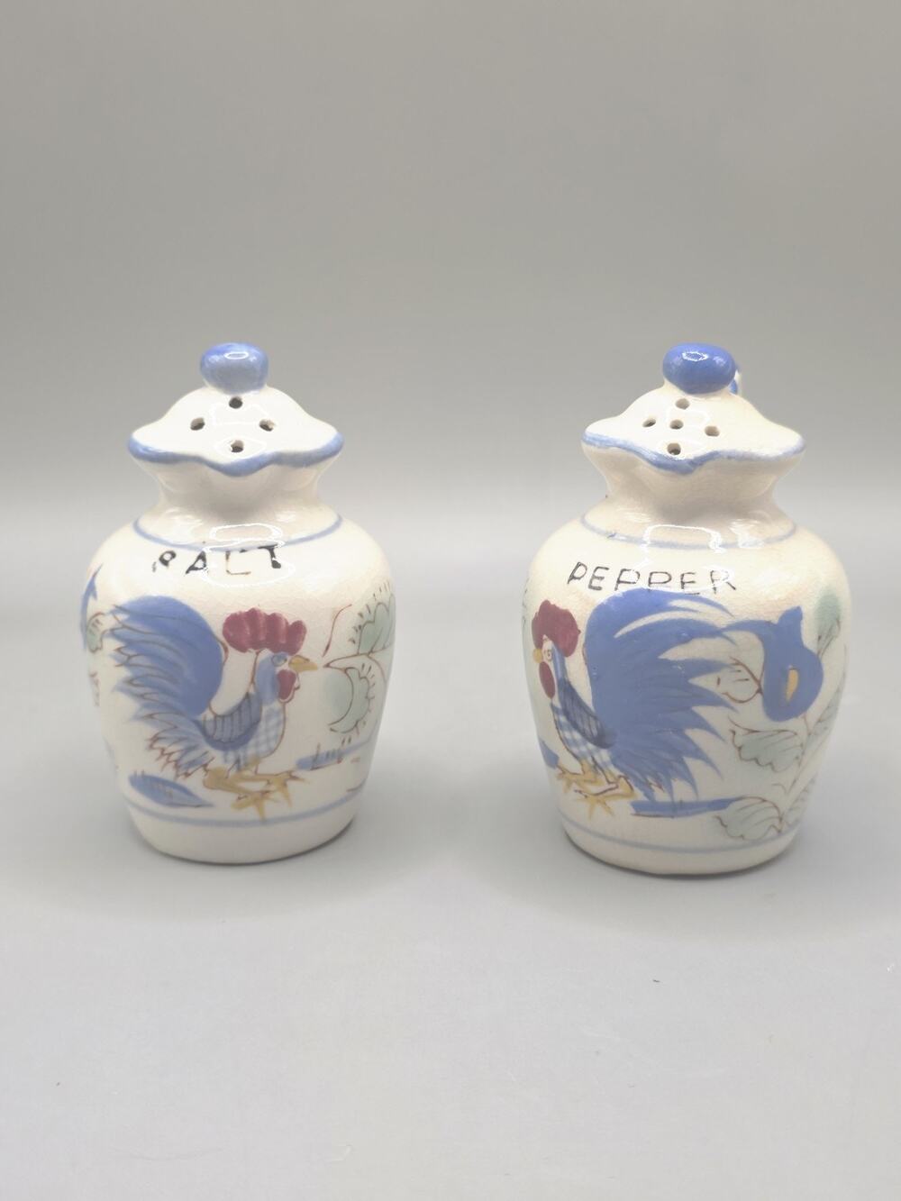 Vtg Mid Century Ceramic Rooster Jar Salt and Pepper Shaker Set Provincial